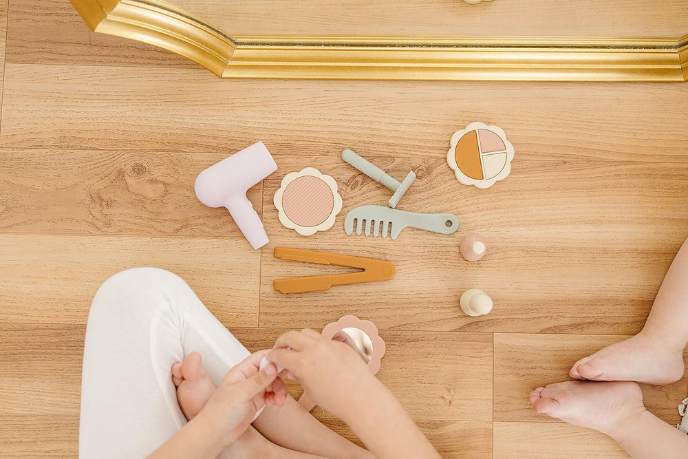 Marlowe & Co BPA-free silicone material for safe play.