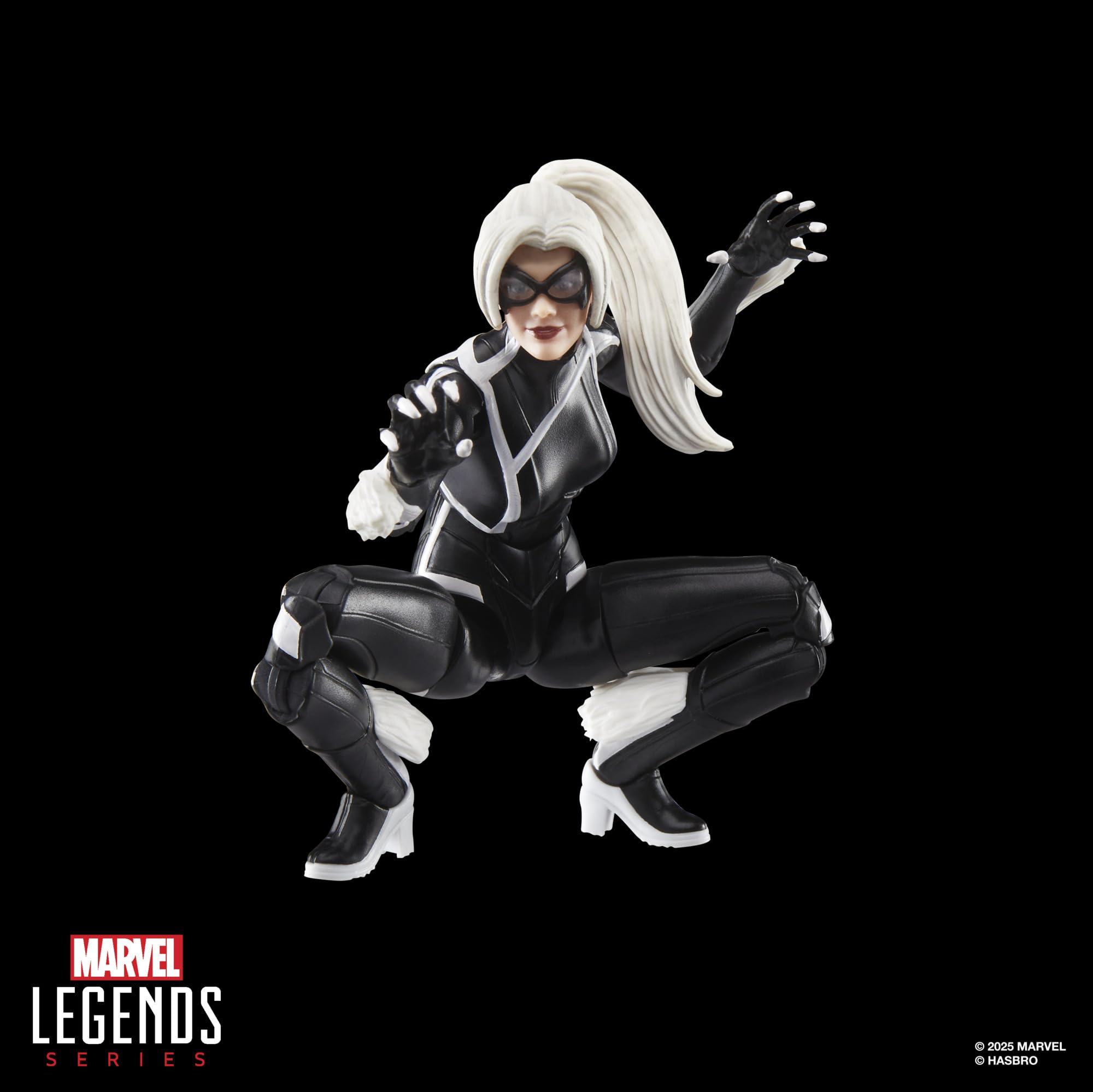 Marvel Black Cat Gamerverses display stand helps stable presentation.