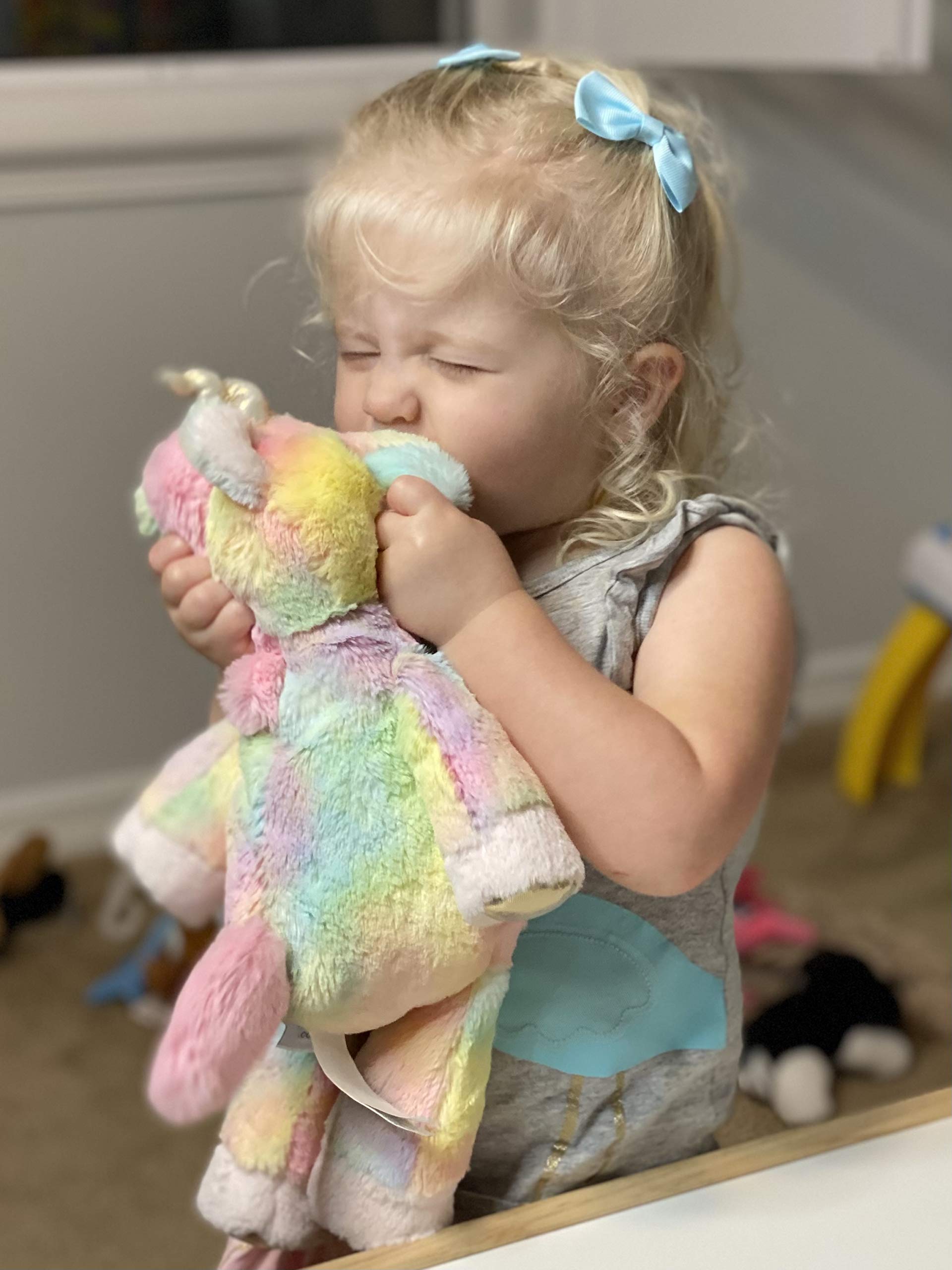 Mary Meyer Fro-Yo Unicorn machine washable for quick cleanup after playtime.