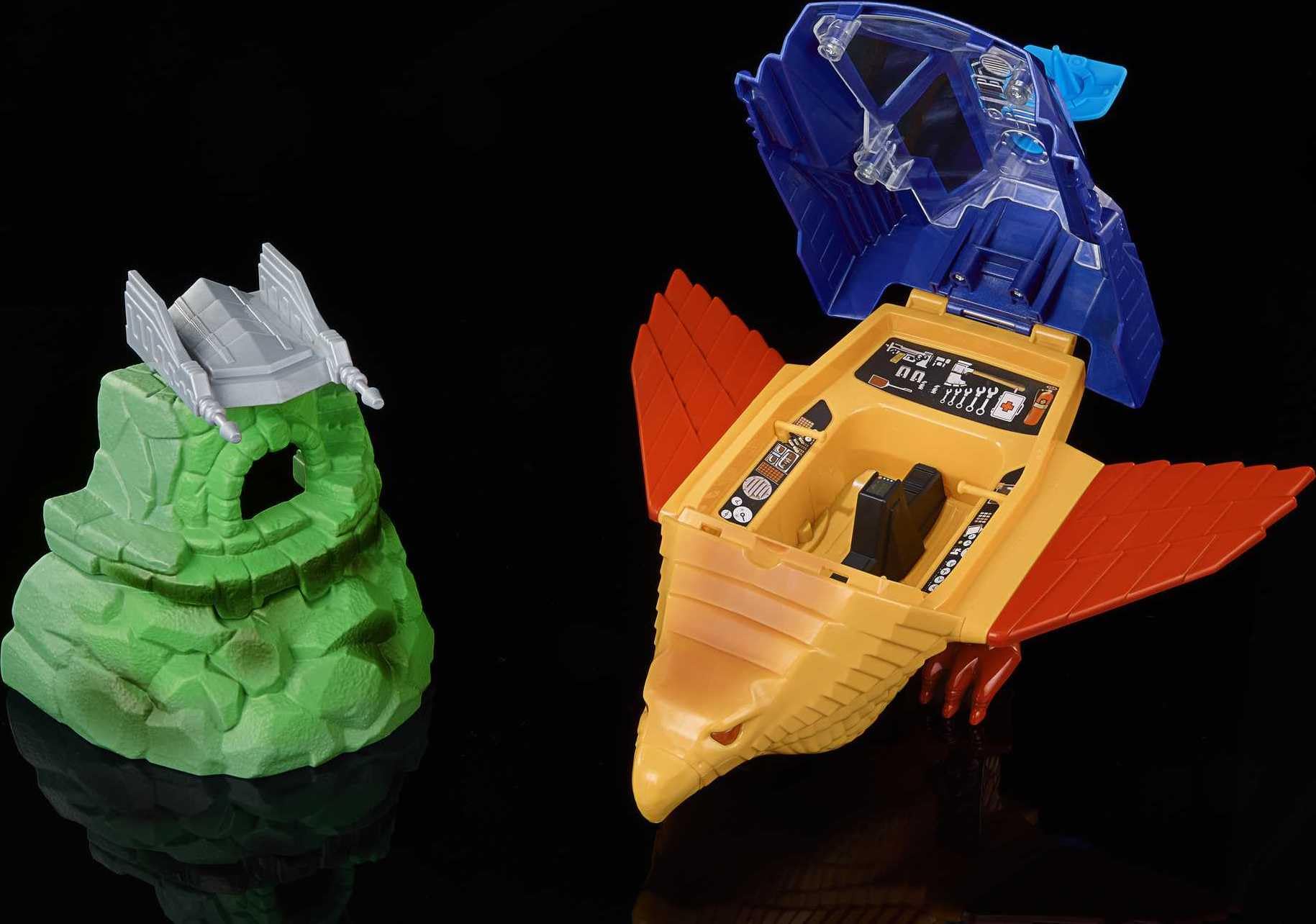 Masters of the Universe Point Dread outpost: versatile two-piece design for standalone play or Castle Grayskull upgrades.
