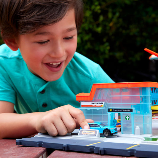 Matchbox die-cast Audi e-tron 1-64-scale adds realistic car details for storytelling.