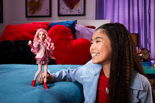 Bridget's soft pink waves hairstyle for movie-inspired styling