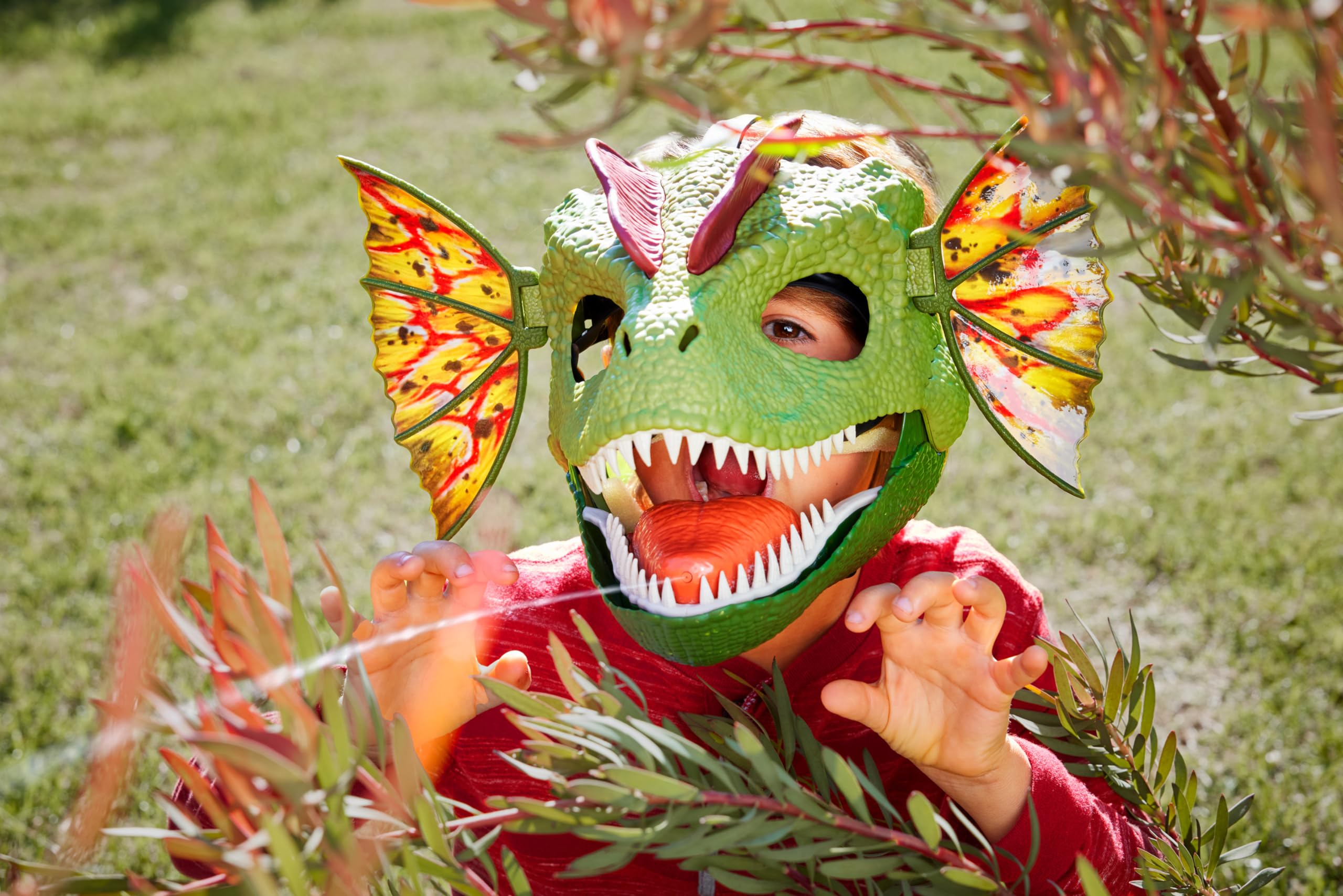 Mattel Dilophosaurus mask roars when the jaw opens for immersive dinosaur role play.