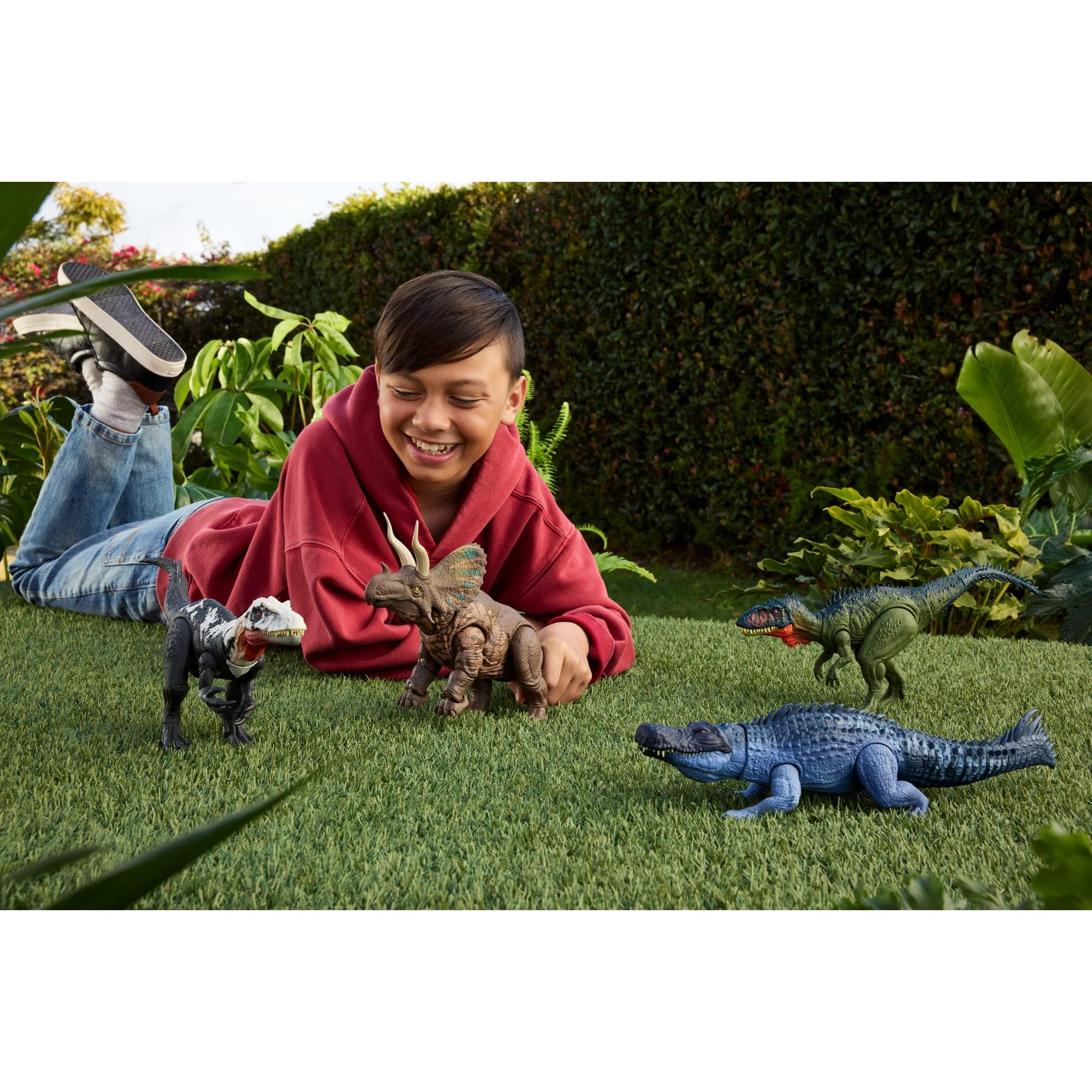 Mattel Eotriceratops tail-attack showcases dynamic action for kids' battles.