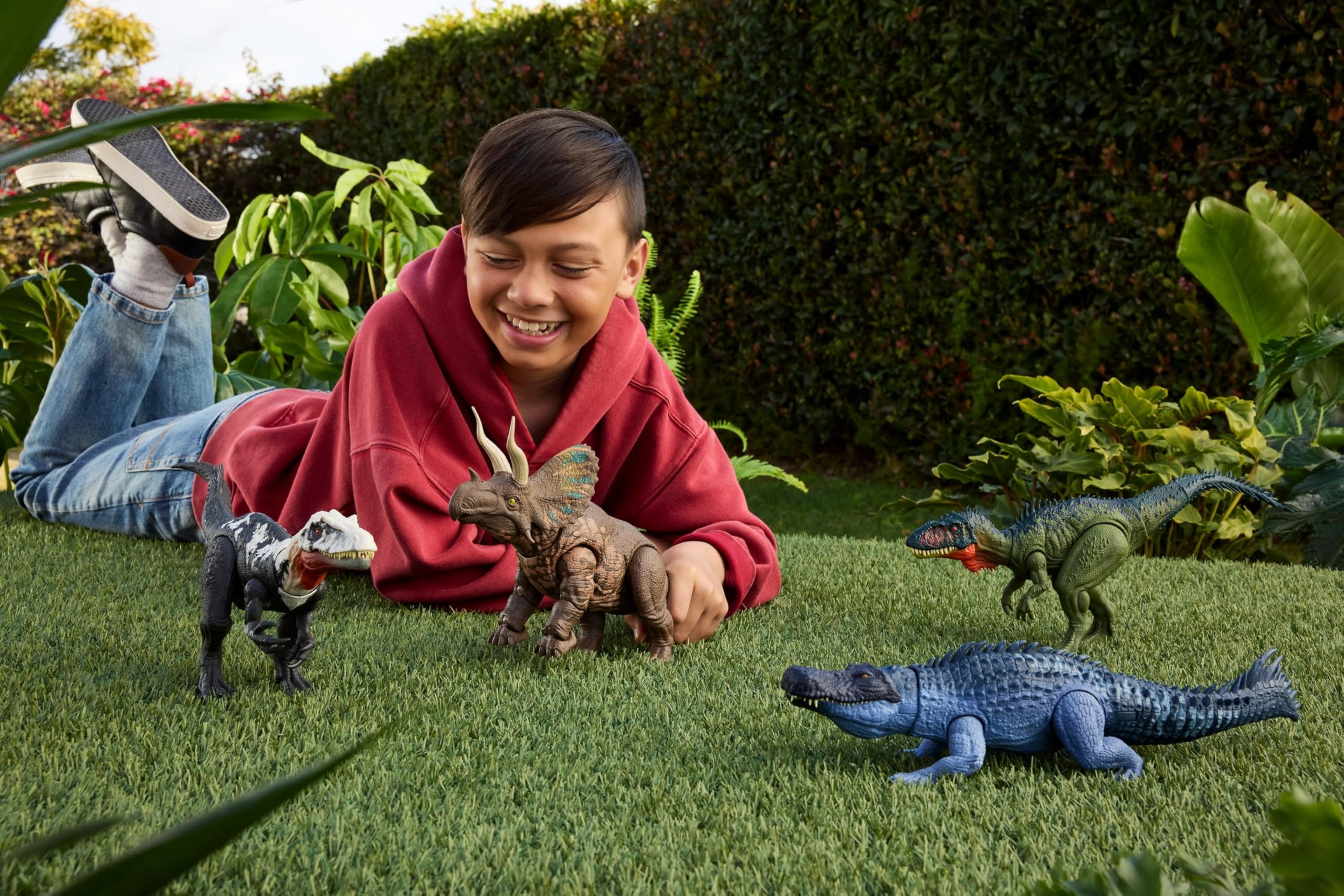 Mattel Jurassic World Rebirth Chilantalsaurus tail-attack motion highlights dynamic play