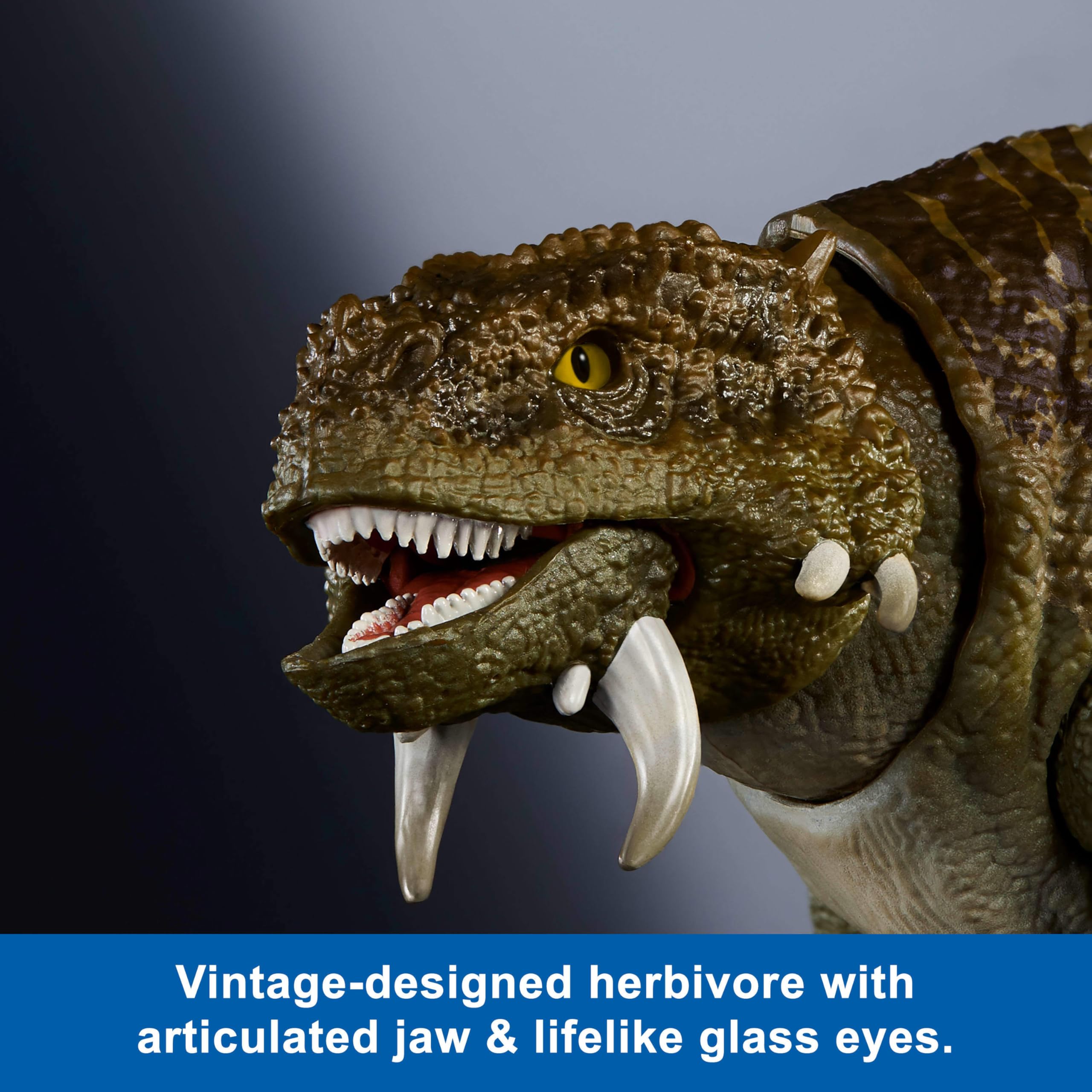 Mattel Jurassic World Scutosaurus armored body adds rugged authenticity to setups.