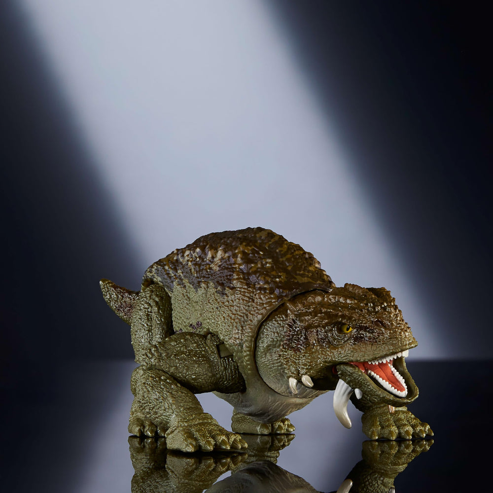 Mattel Jurassic World Scutosaurus deluxe packaging makes a striking shelf piece.