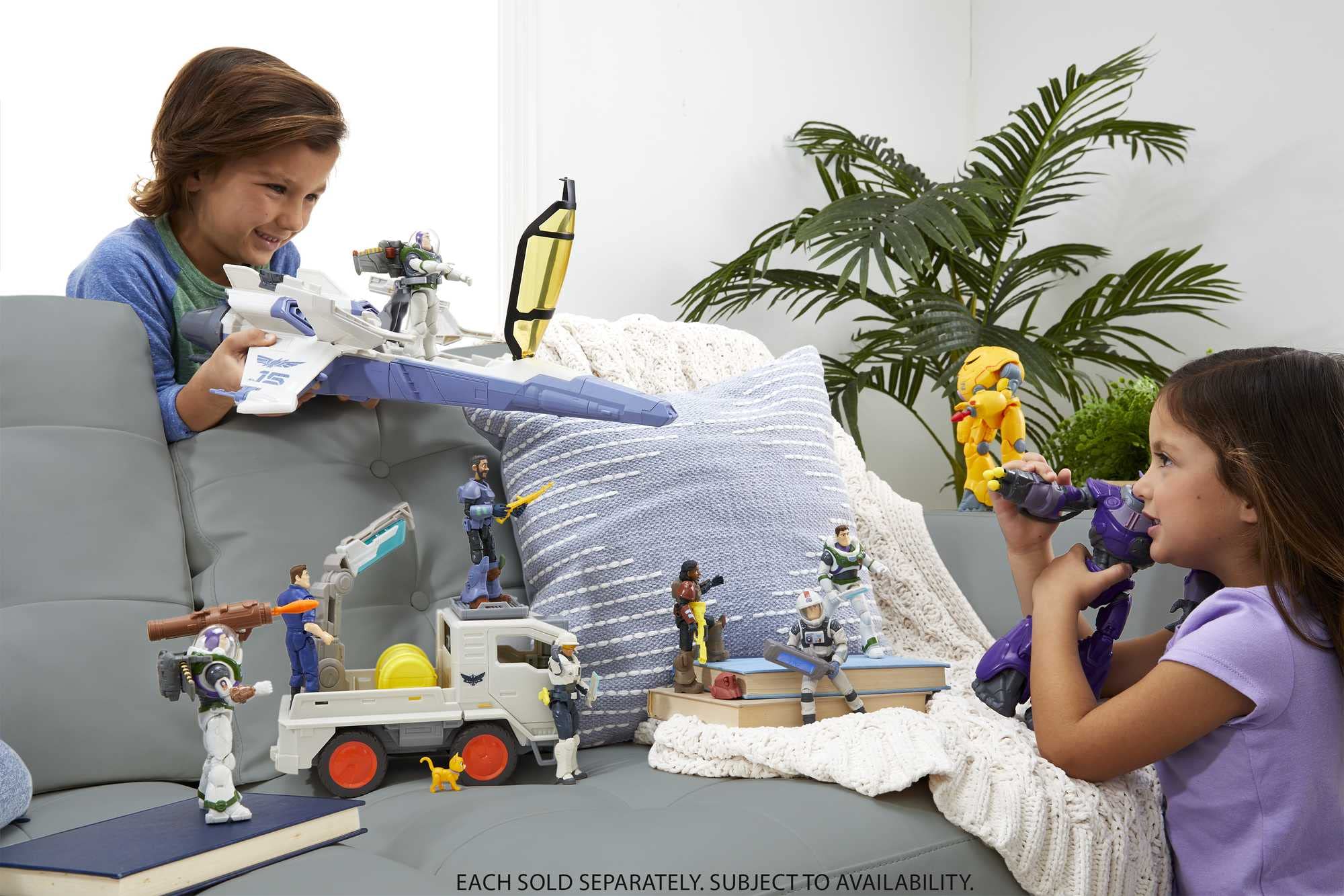 Mattel Lightyear Zyclops side view for dynamic posing and scenes