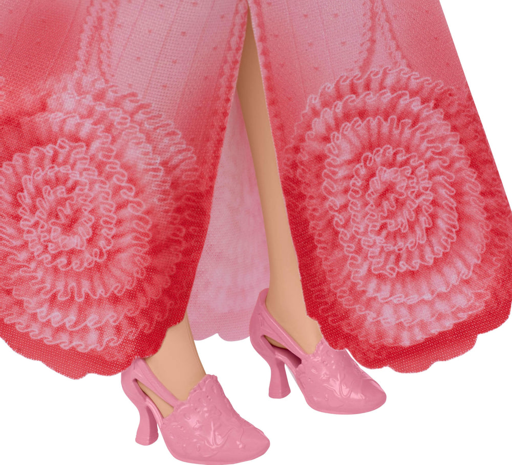 Mattel Glinda's long blonde hair ready for styling.