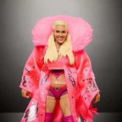 Mattel WWE Charlotte Flair multiple heads provide different looks for scenes.
