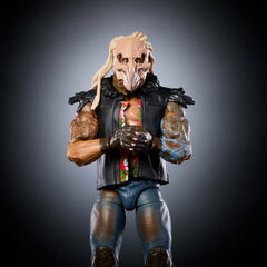 Interchangeable hands and accessories for authentic scene replays.