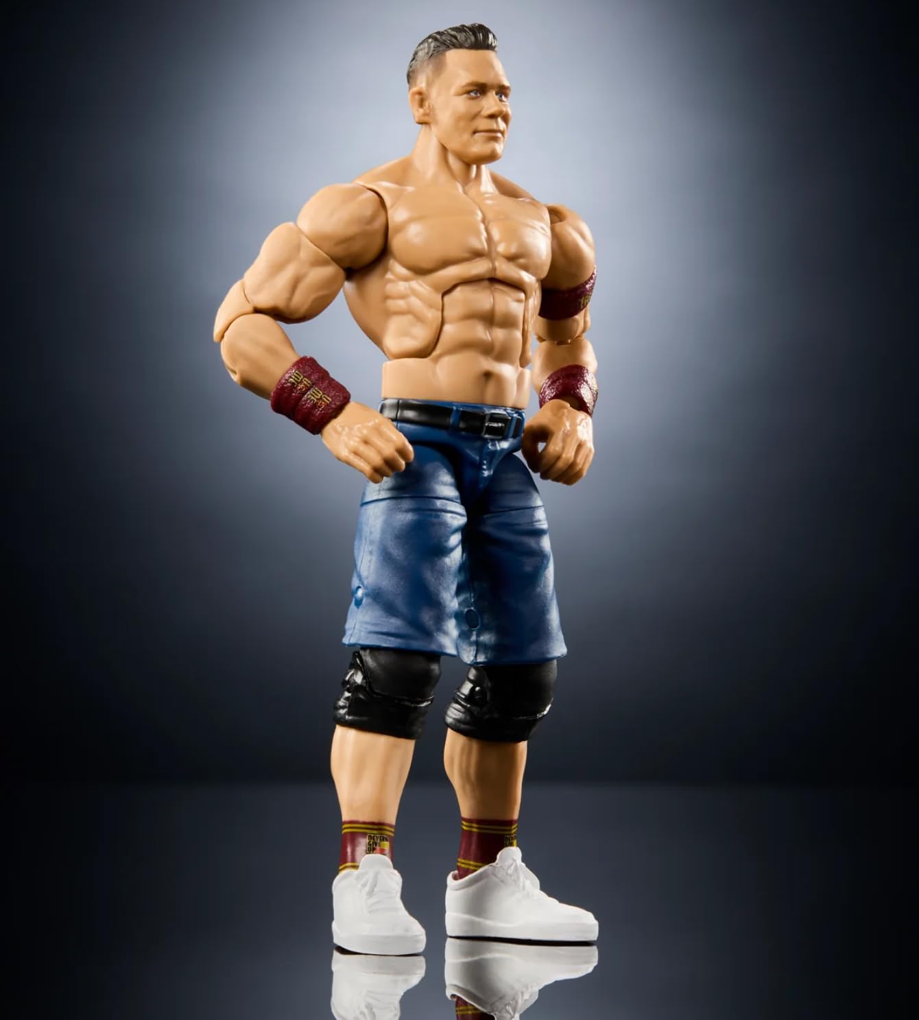 Mattel WWE JGV13 John Cena Elite interchangeable hands enable authentic poses.