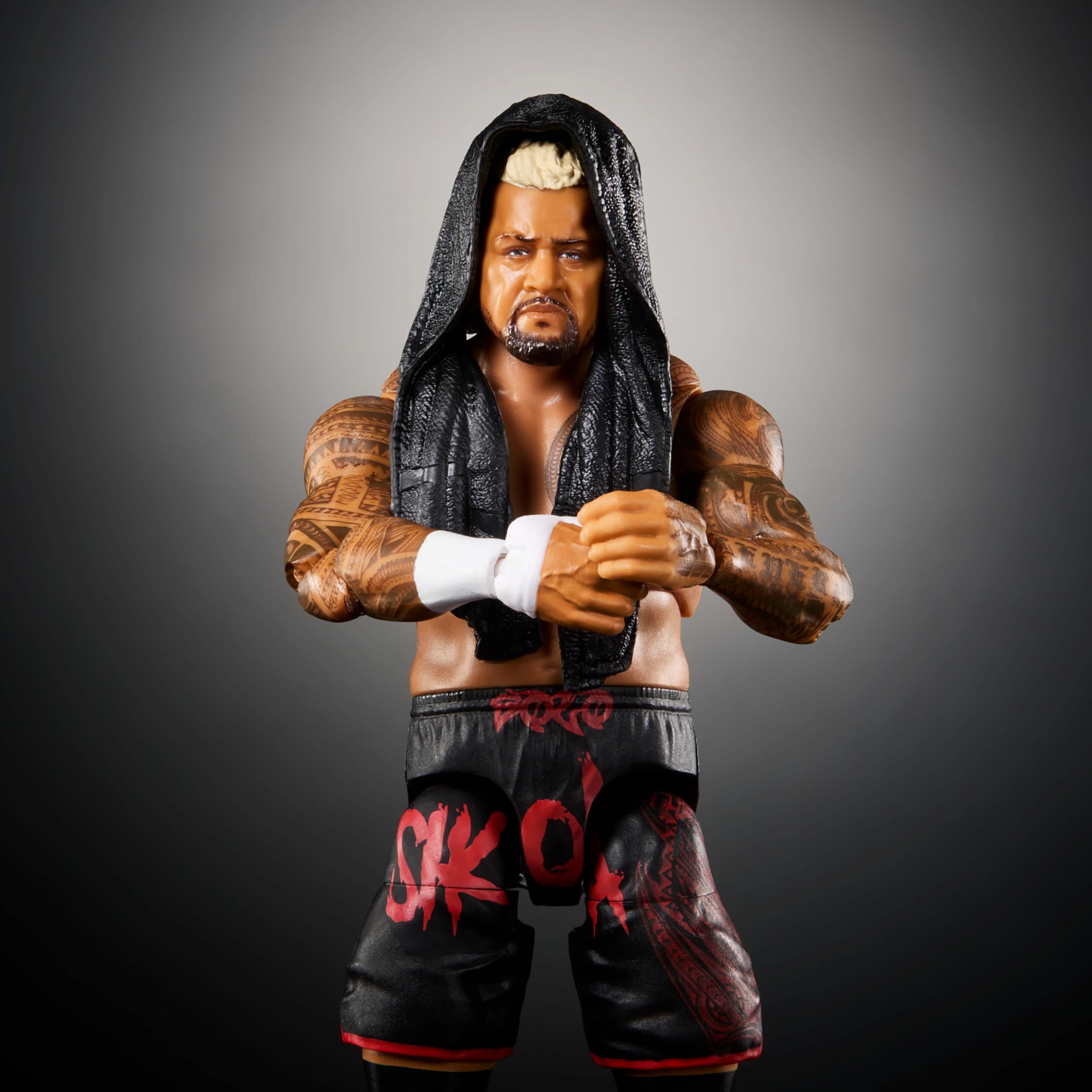 Mattel WWE Ultimate Edition Solo Sikoa TrueFX-inspired face adds lifelike detail.