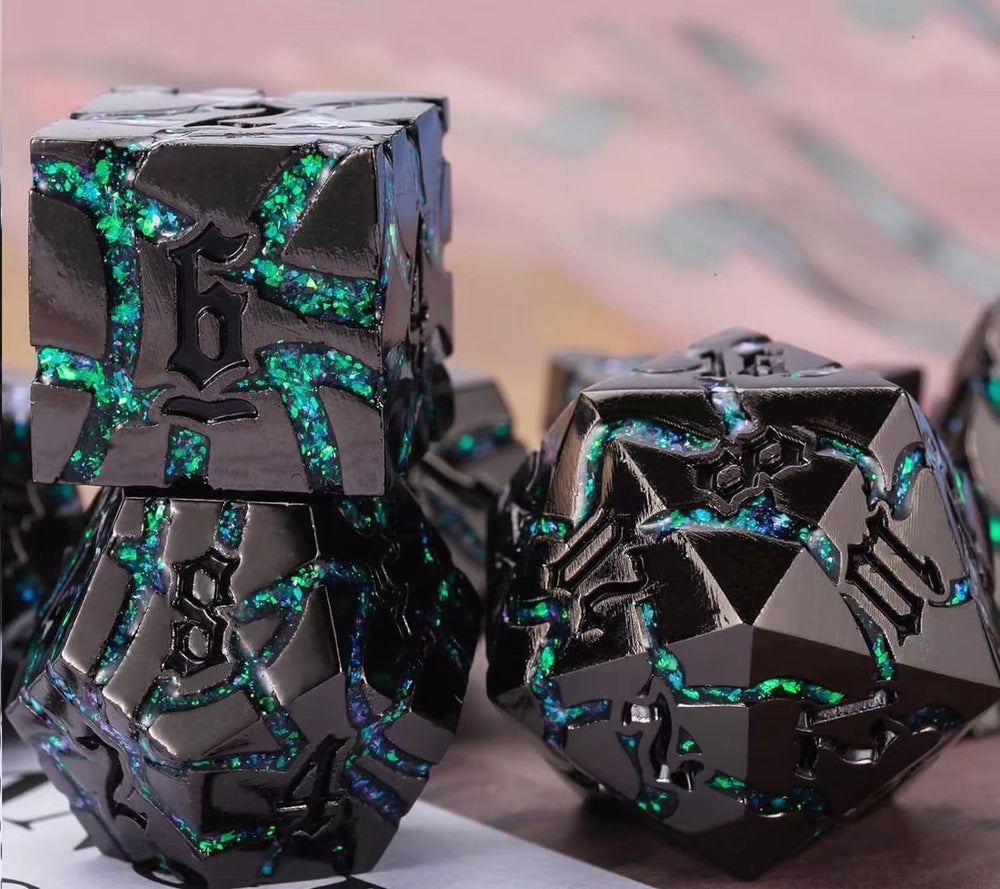Maywin DND D20 die in crackle metal offers a hefty, confident throw.