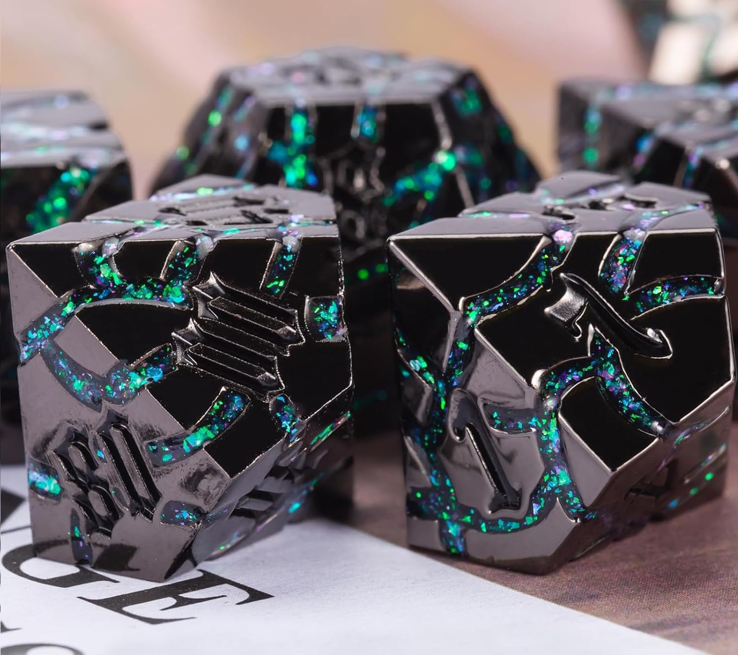 Maywin DND D4 die with crackle finish supports precise small-die rolls.