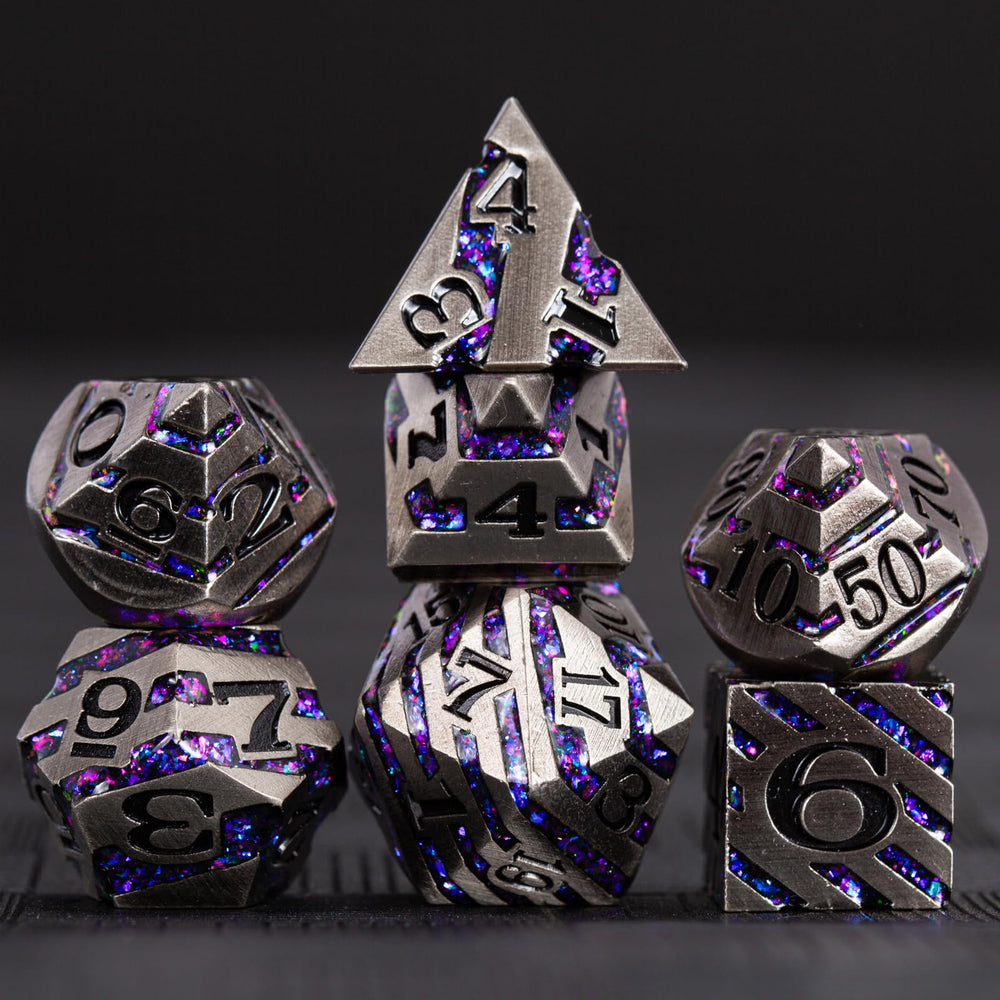 Maywin DND dice set gift case keeps dice secure during travel.