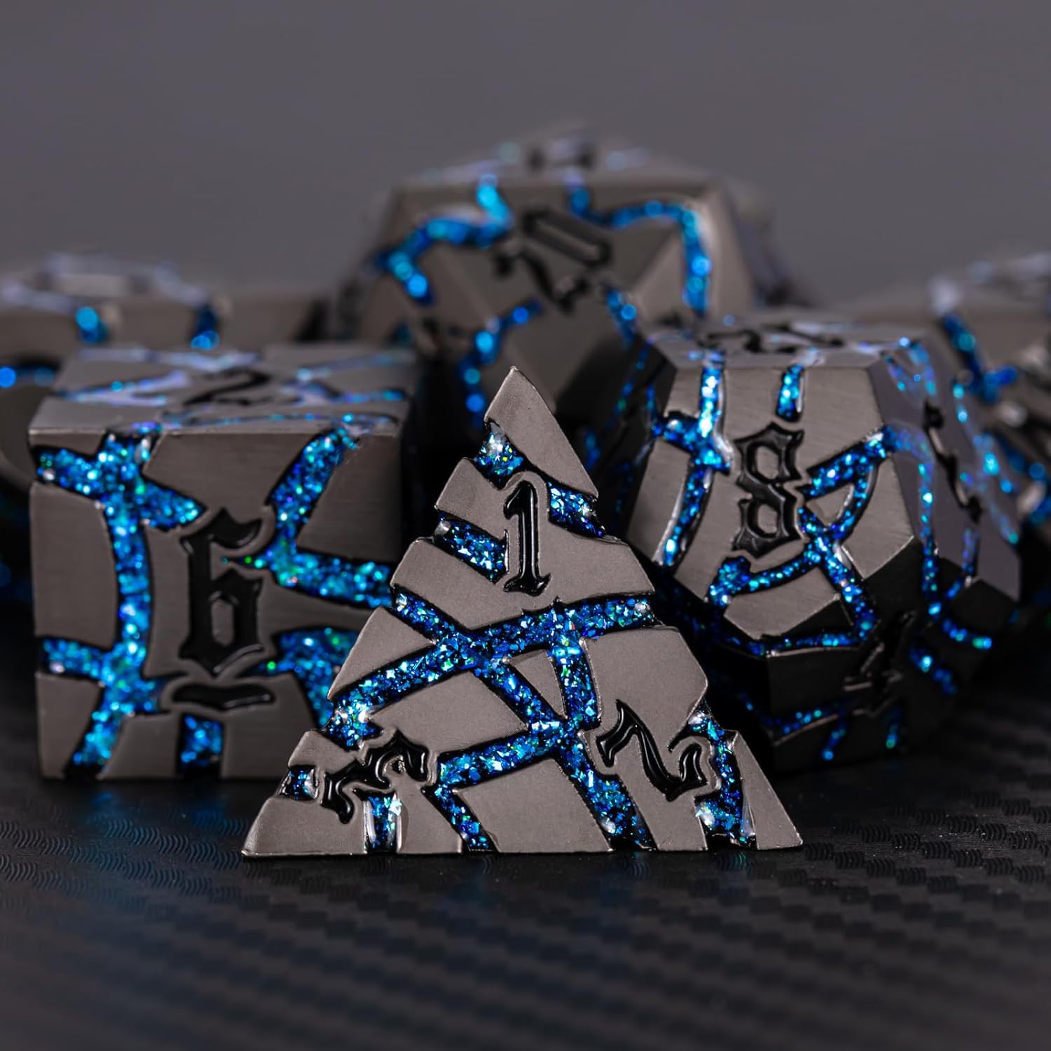 Maywin metal dice set in a foam-insert box, ready for safe transport