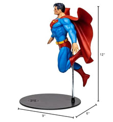 Statue with stable base suitable for shelf display.