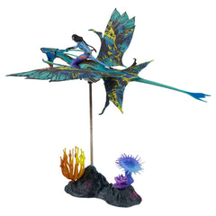 Neytiri in Avatar window box packaging evokes movie presentation.