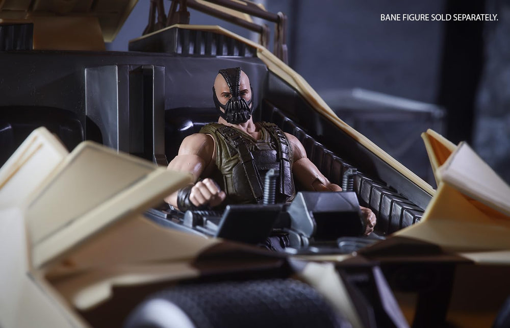 Cockpit-access feature on the McFarlane DC Multiverse Camouflage Tumbler