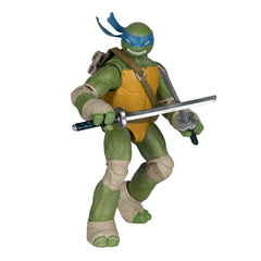 McFarlane Toys Leonardo swappable head for customizable pose and storytelling.