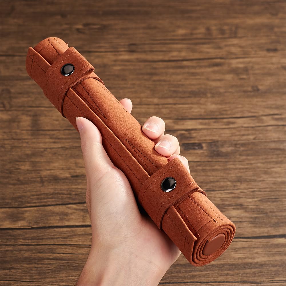 McGregri Backgammon storage pouch keeps pieces organized.