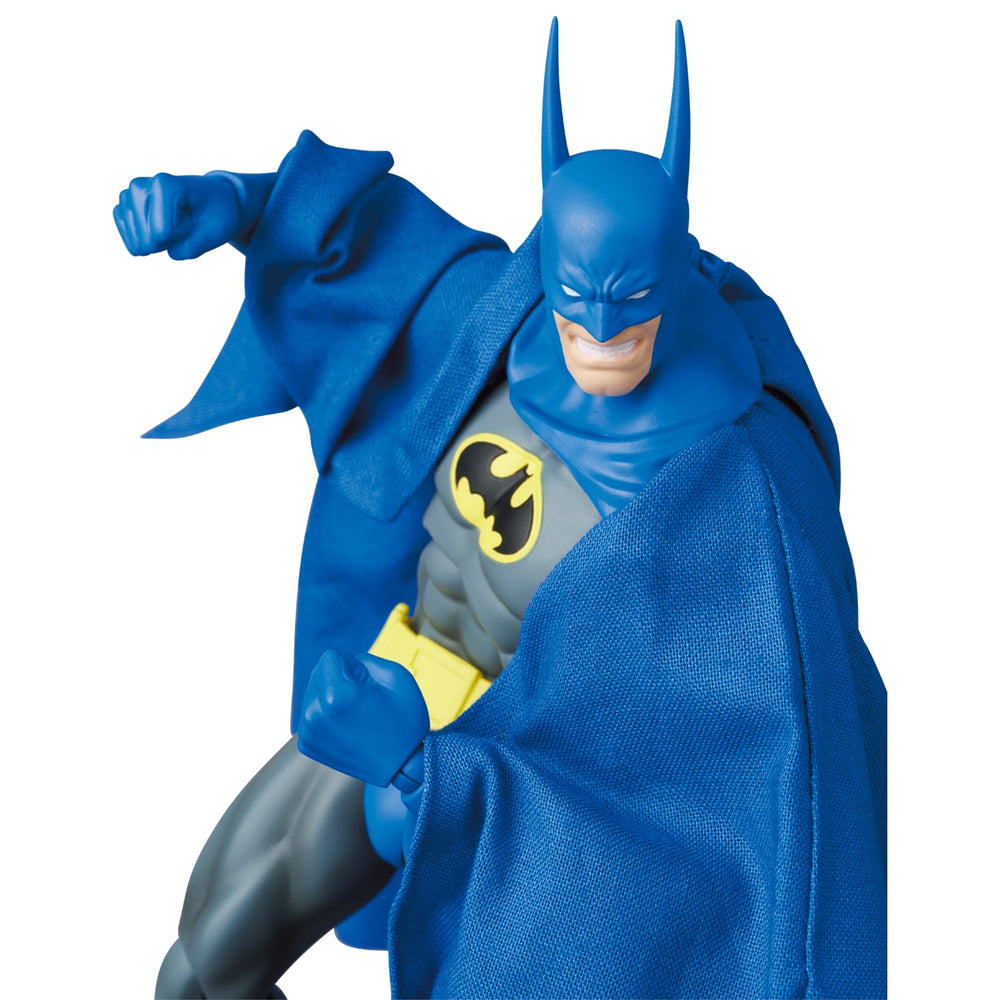 Medicom Knightfall accessories include interchangeable heads and cape options