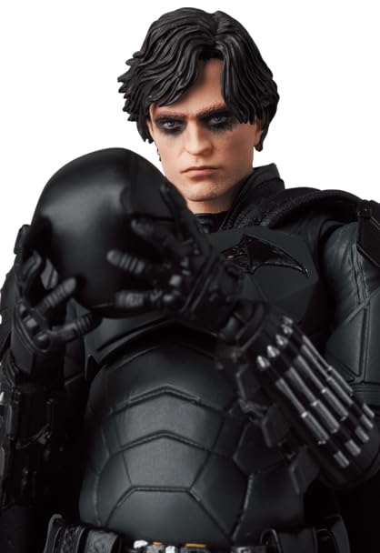 Medicom Toy Batman MAFEX masked and unmasked heads for varied posing