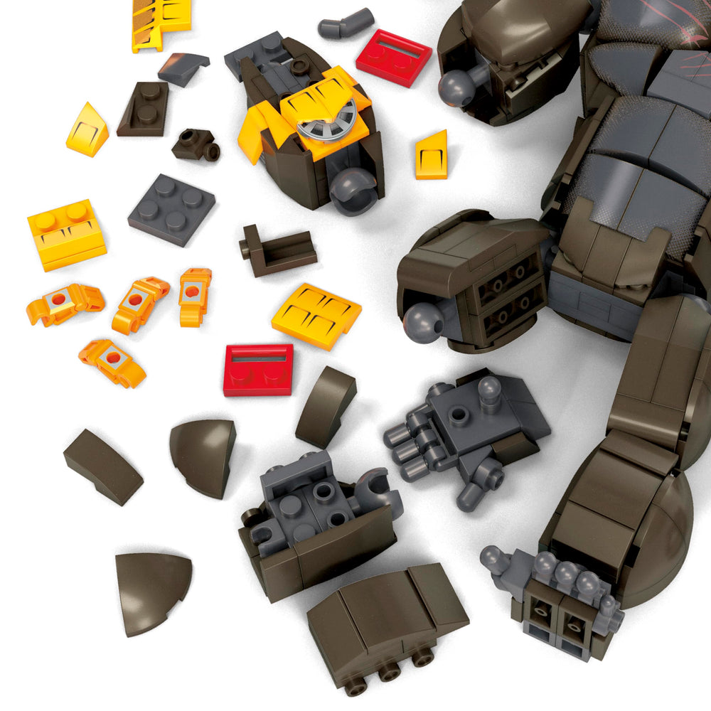 Kong battle axe accessory enhances poseability and action-ready display.