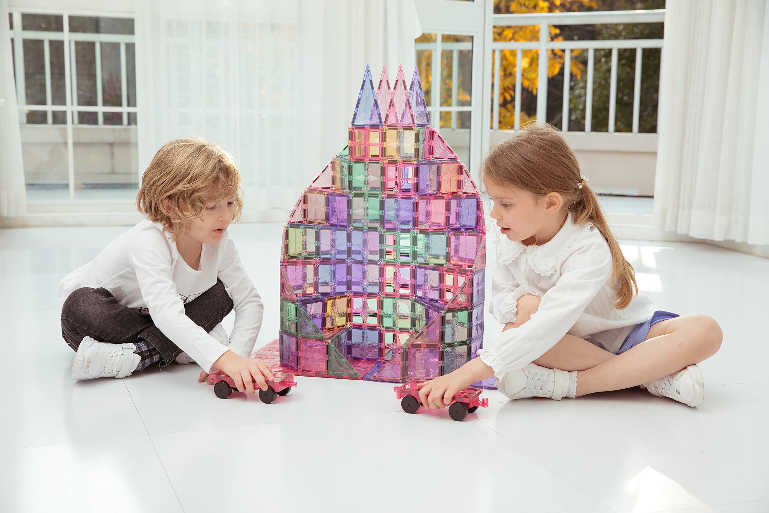 MEGAGONTILES build-create-play tiles strengthen early STEM thinking during hands-on projects.