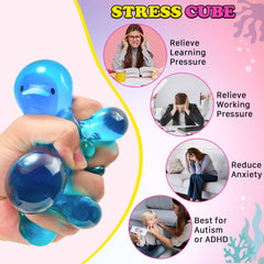 Meijoy 5.5 cm stress cube fits perfectly in small hands