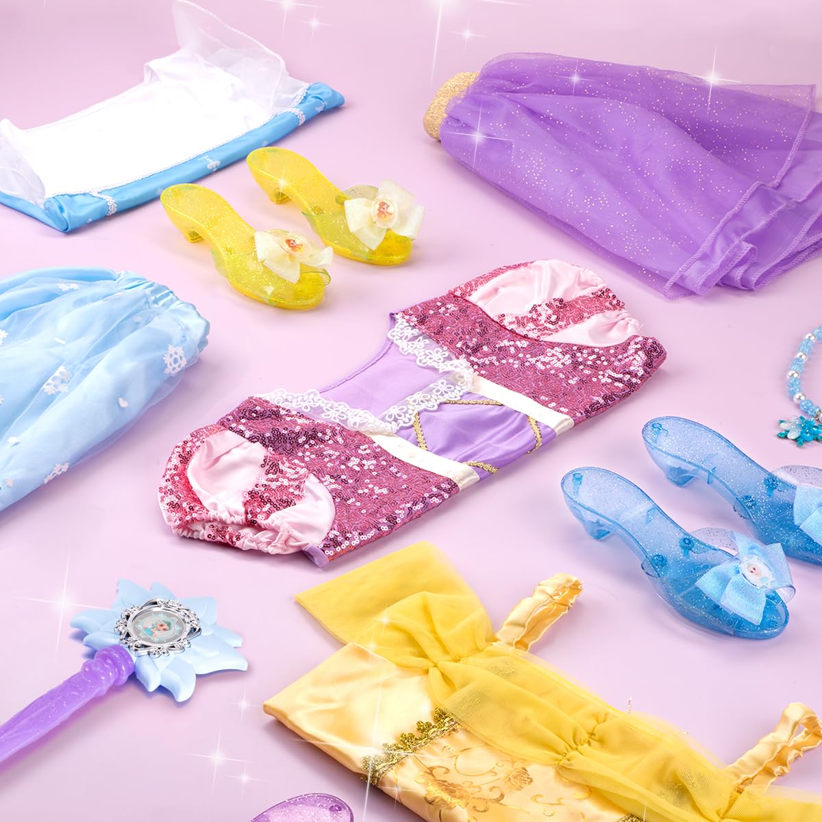 Meland Princess bracelet complements dresses with delicate detail.