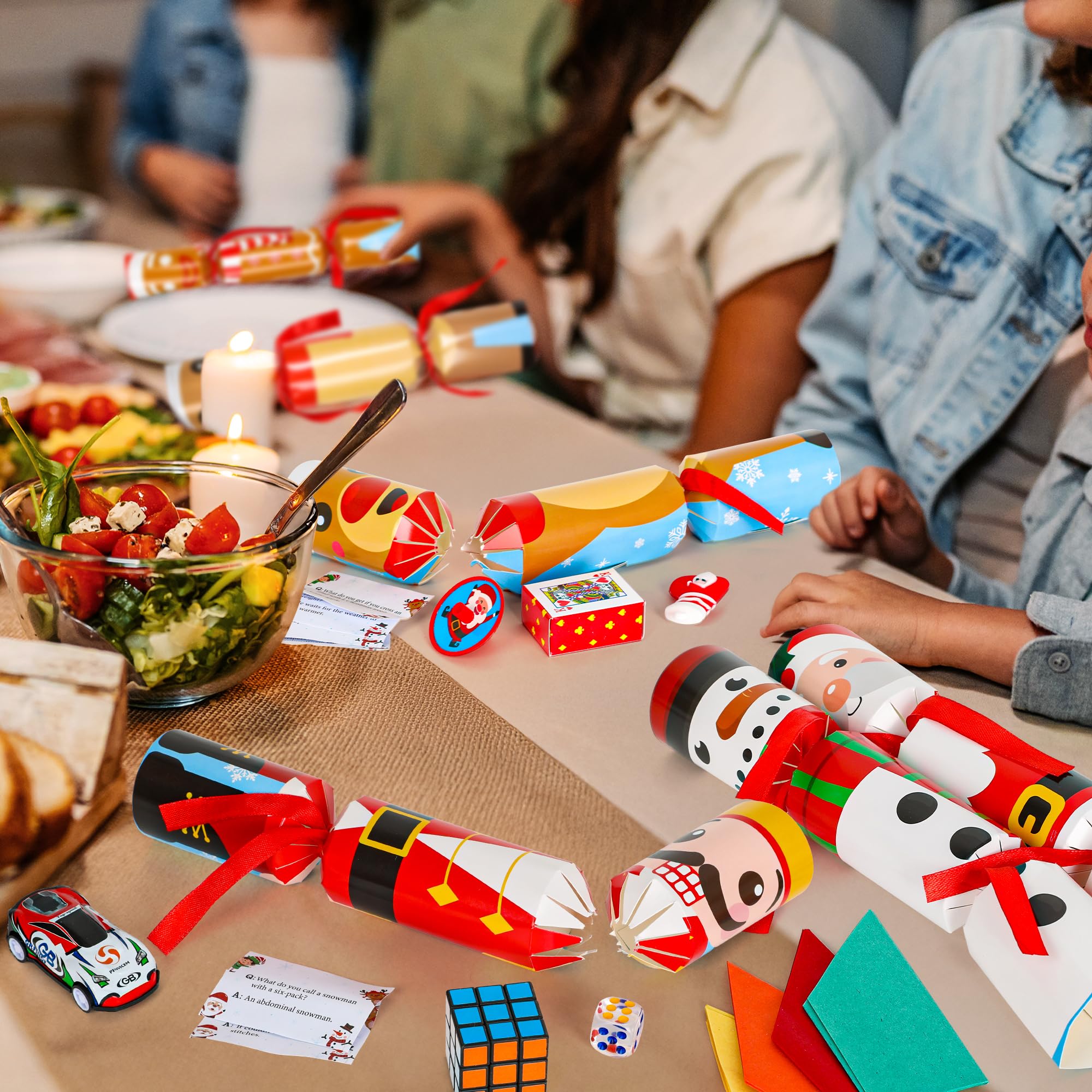 Melisheer Christmas crackers table centerpiece idea creates memorable holiday gatherings.