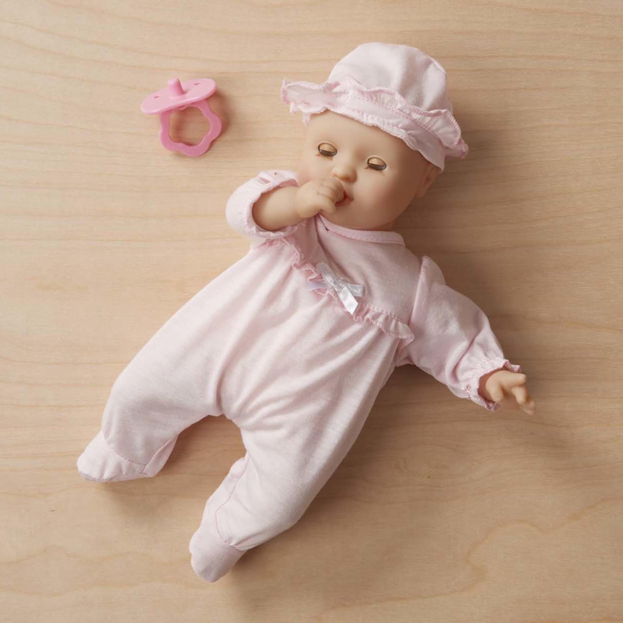 Jenna pairs with dress-up and imaginative play activities for richer stories.