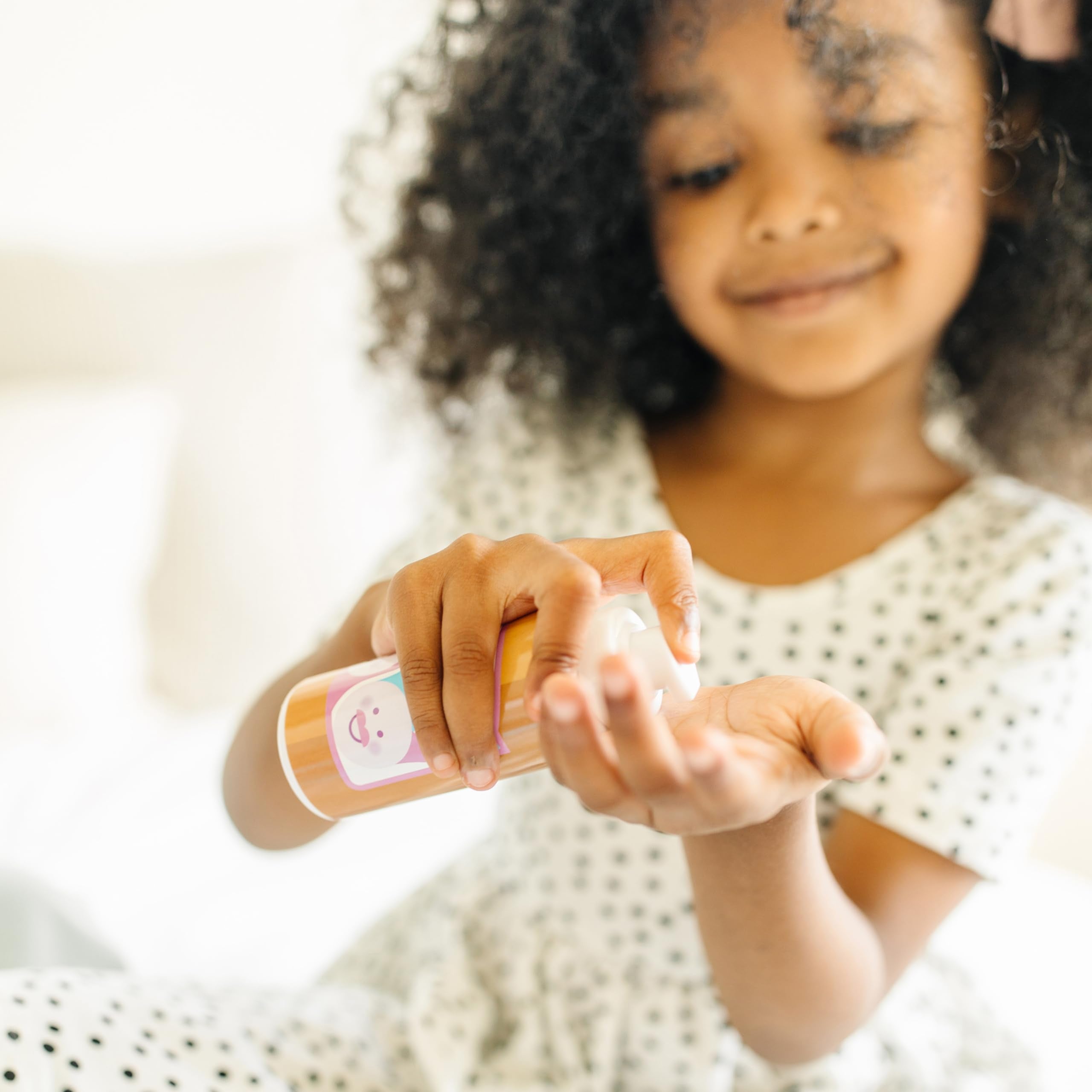 Melissa & Doug Love Your Look wipes in resealable pouch for easy cleanup