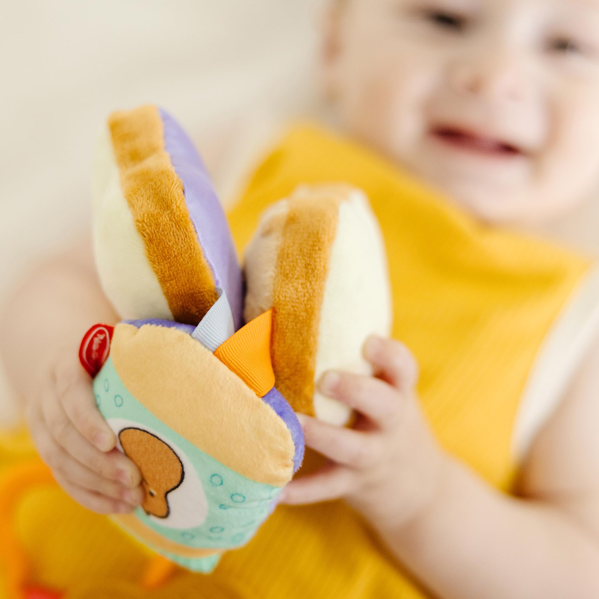 Melissa and Doug PB J clip-on toy bright colors inspire imaginative play.