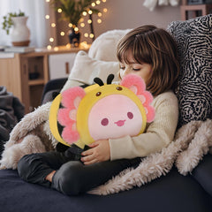 Mewaii axolotl bee plush in box ready-to-gift packaging.