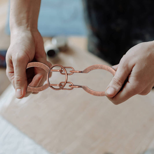 MHY metal cast puzzle pieces detail highlights durable construction and precision design.