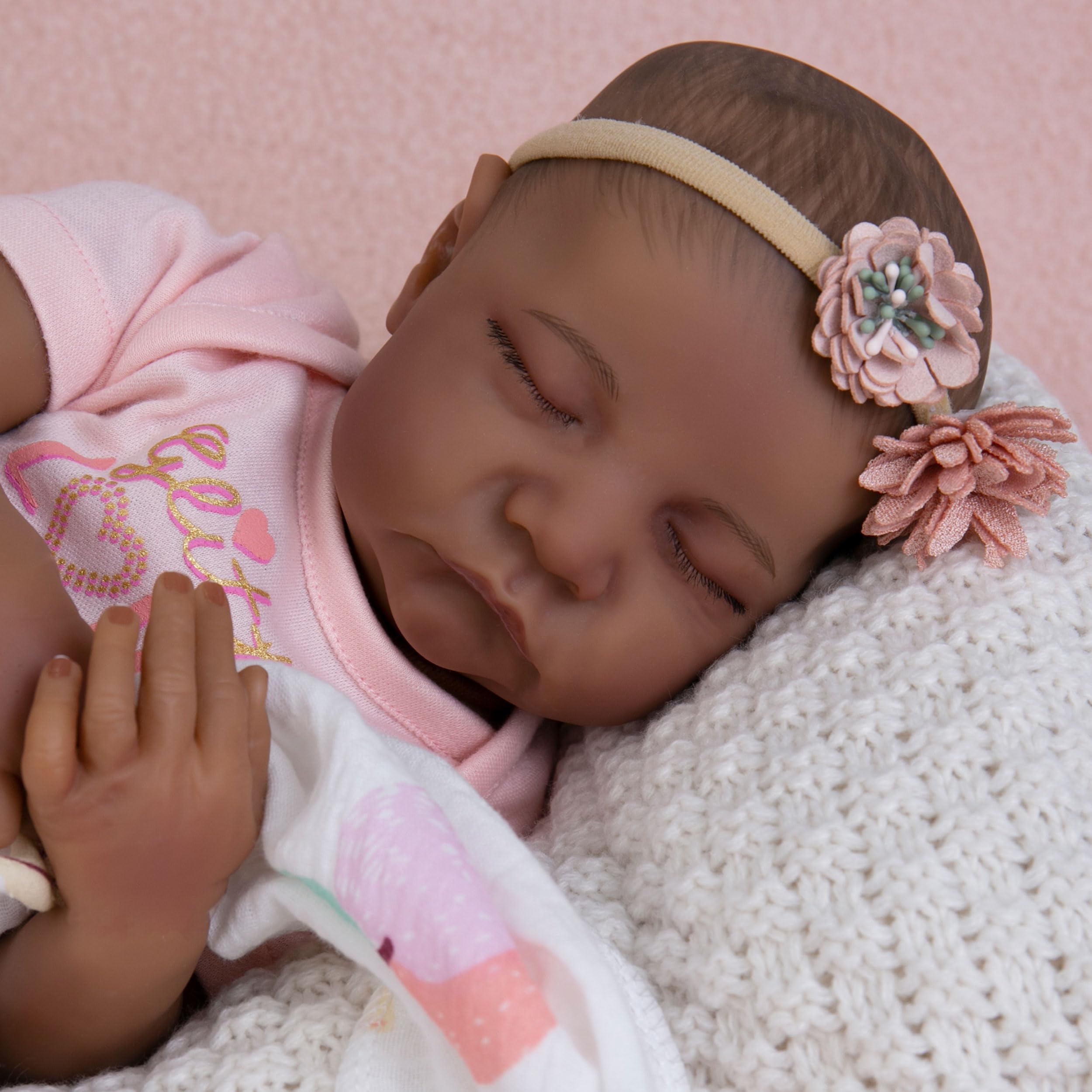 Milidool detailed hands and feet enhance realistic appearance
