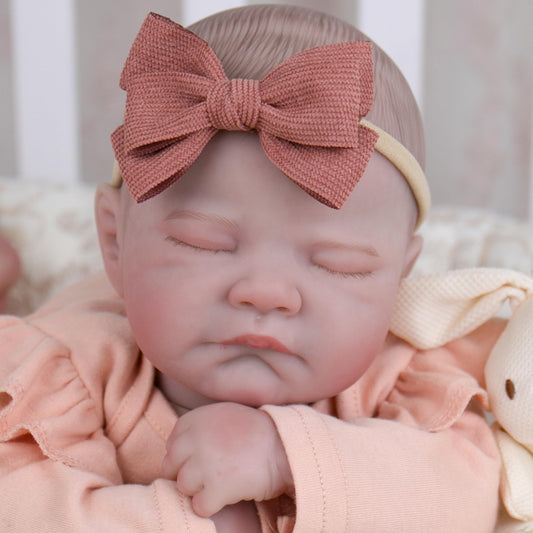 Milidool Realistic hair detail enhances lifelike pretend care.
