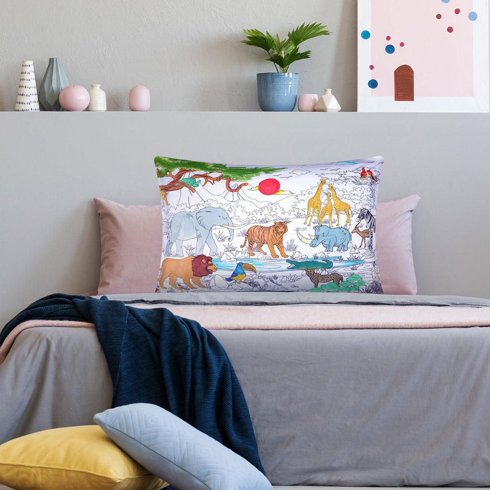 Mindsoft finished coloring pillowcase—machine-washable after coloring.