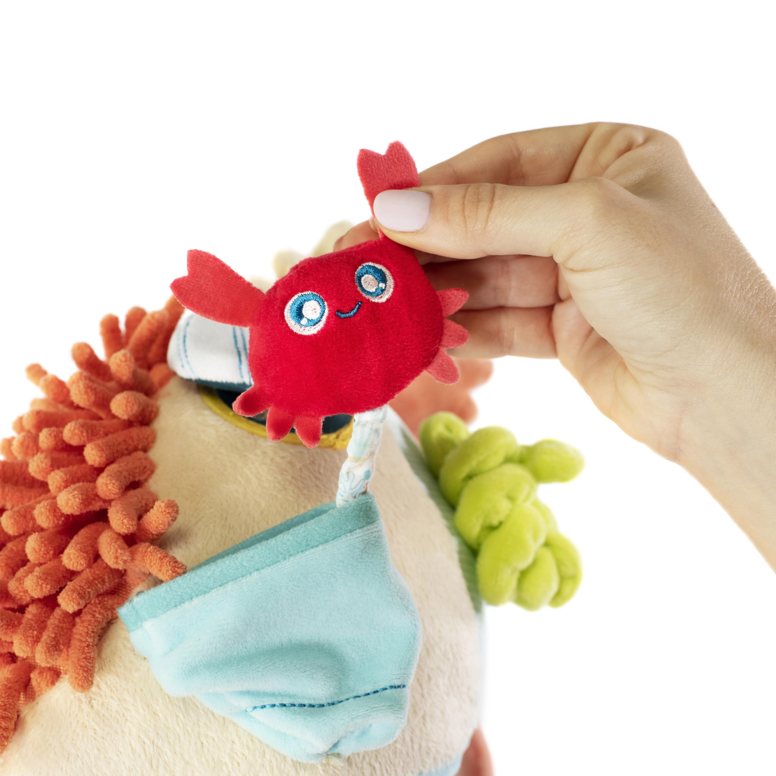 Miniland Sensorial Reef hanging option enables easy baby playtime.