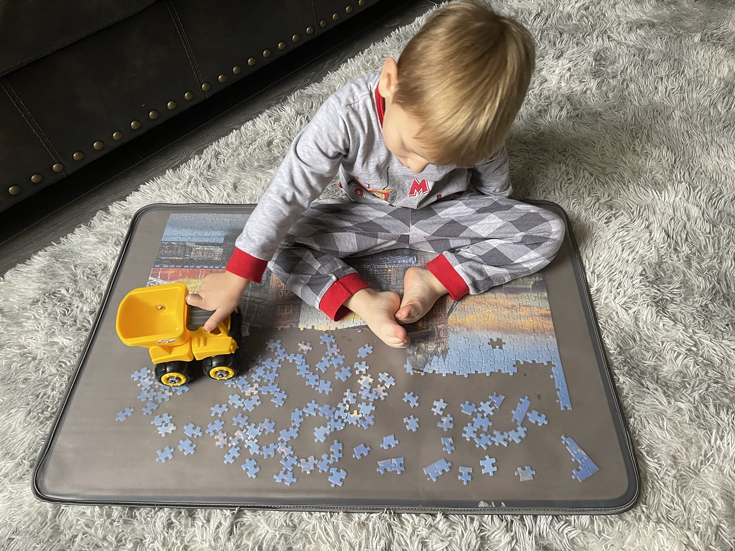 Minne Baby Kidoodler portable puzzle mat for on-the-go puzzling
