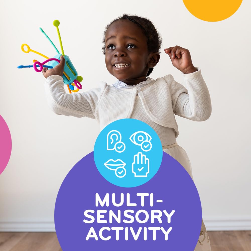 MÖBI Zippee in-hand grip supports easy handling and fine motor development.