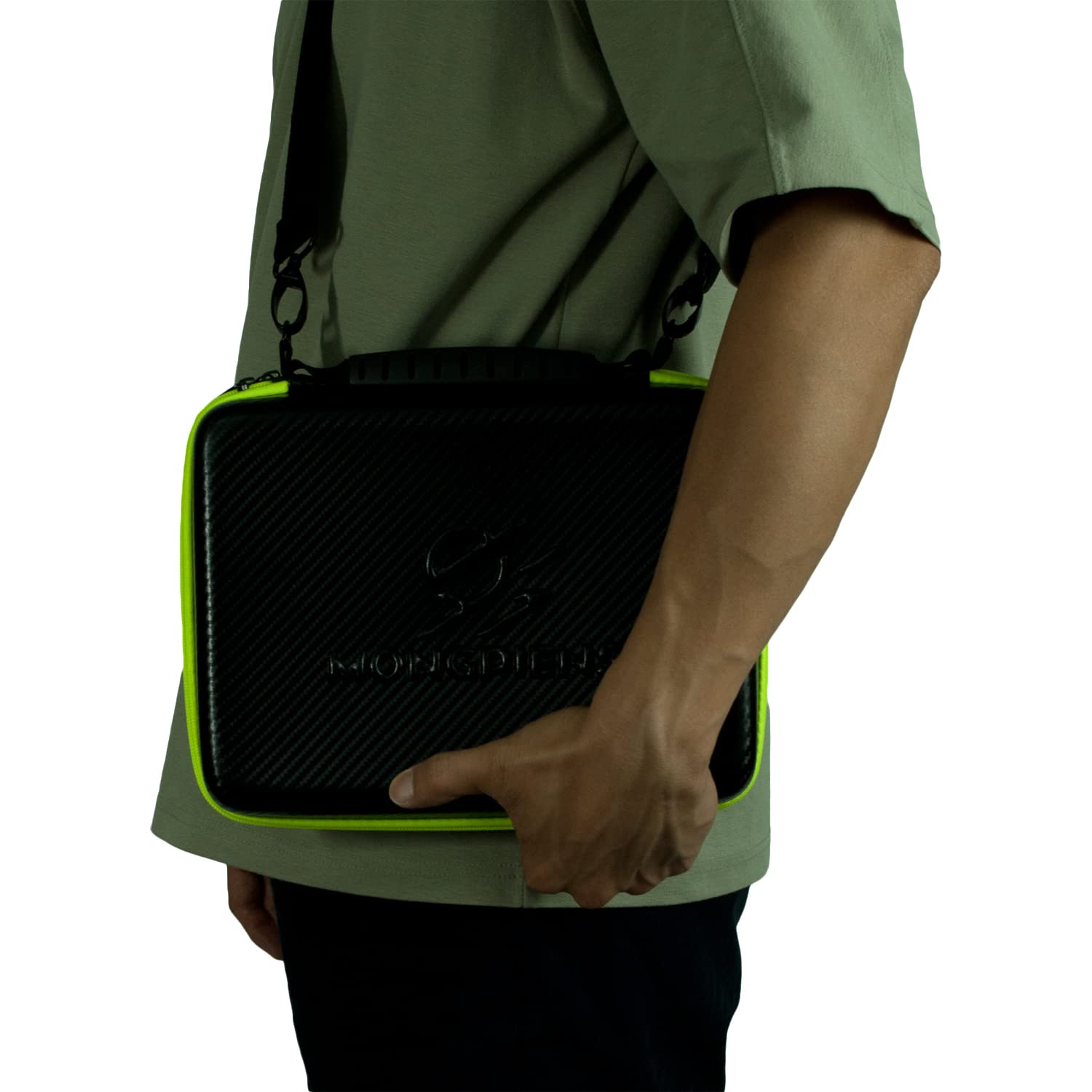 Lightweight, compact case keeps tops ready for play anywhere.