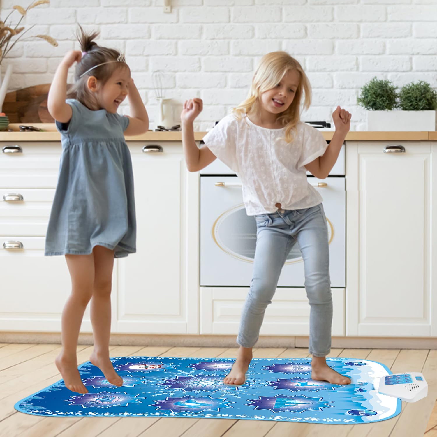 MonoChildoing dance mat offers 5 modes for varied rhythm