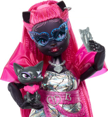 Monster High Catty Noir doll with Amulette pet and accessories invites spooky fun