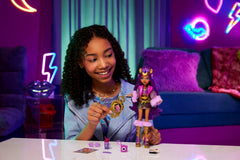 Clawdeen Wolf moon crystal headpiece adds magical stage presence.