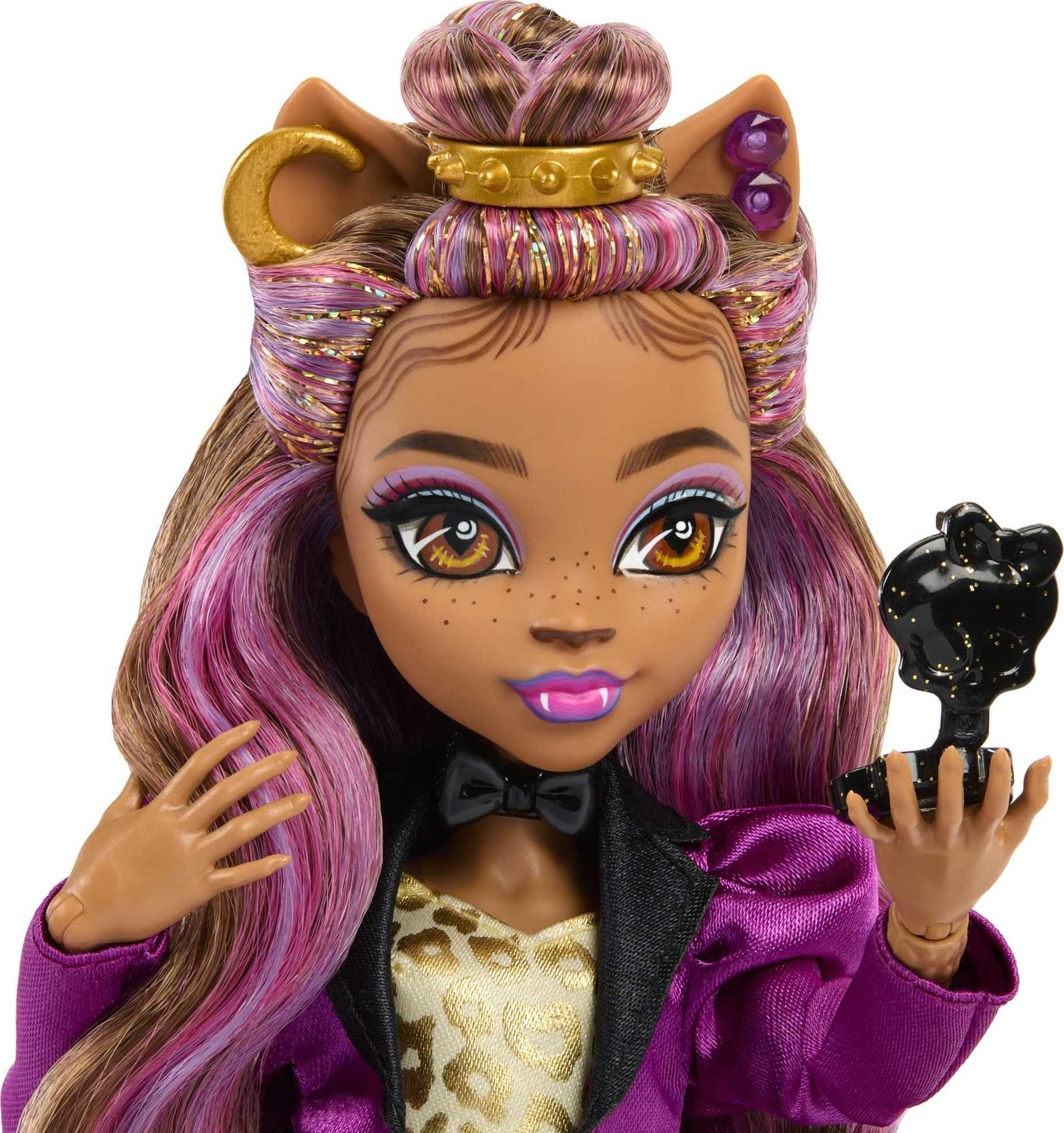 Monster High Clawdeen Wolf satin glam suit highlights dramatic style for fashion storytelling.