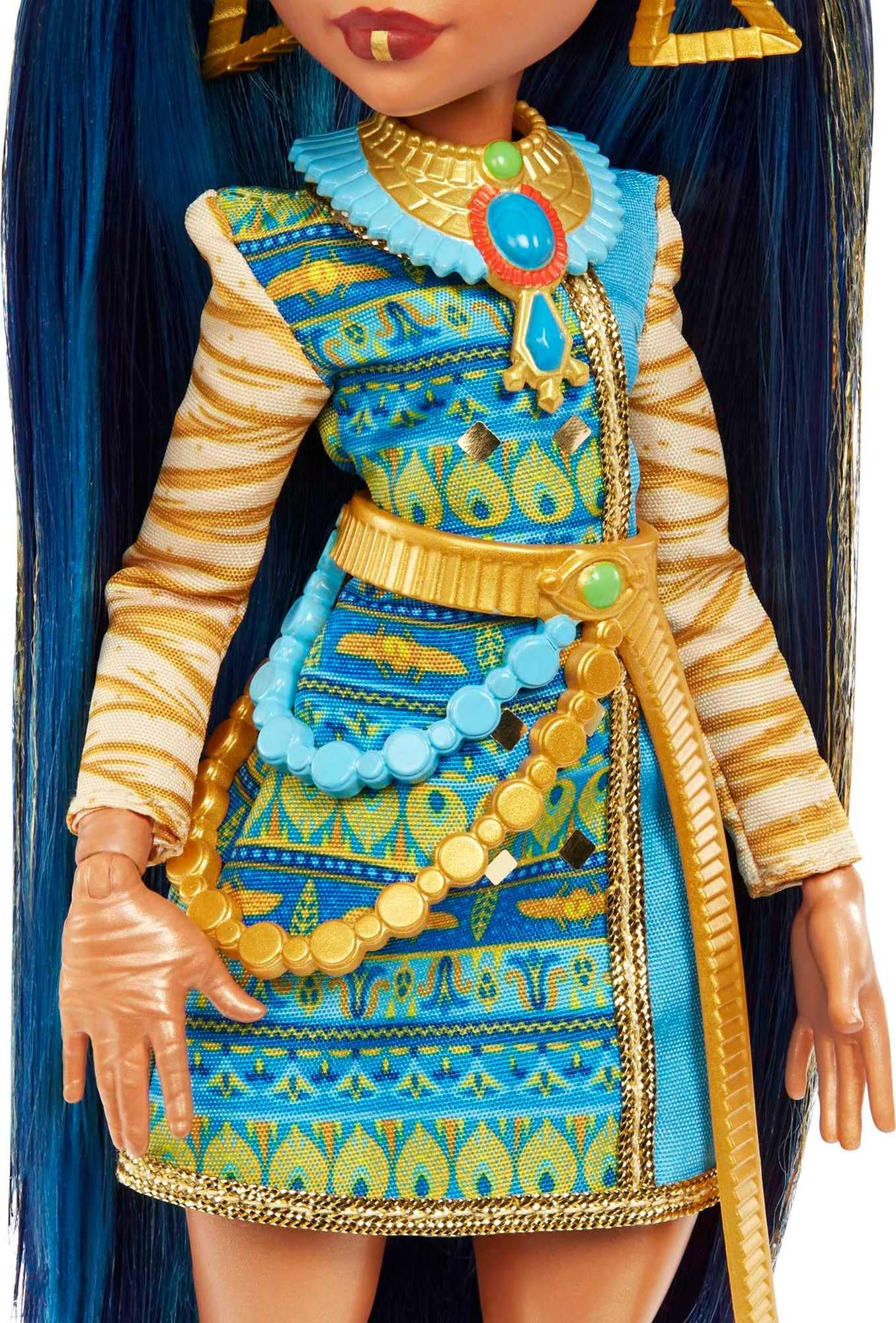 Monster High Cleo De Nile fringe jacket adds luxe, edgy vibe for story-driven play.
